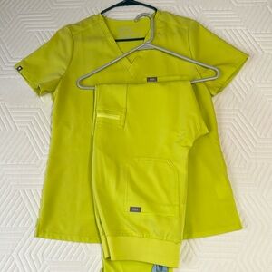 FIGS S Catarina top with M Yola high waisted. Citrine.